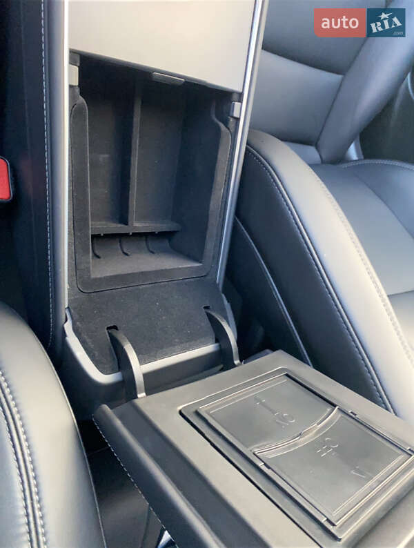 Внедорожник / Кроссовер Tesla Model Y 2022 в Львове