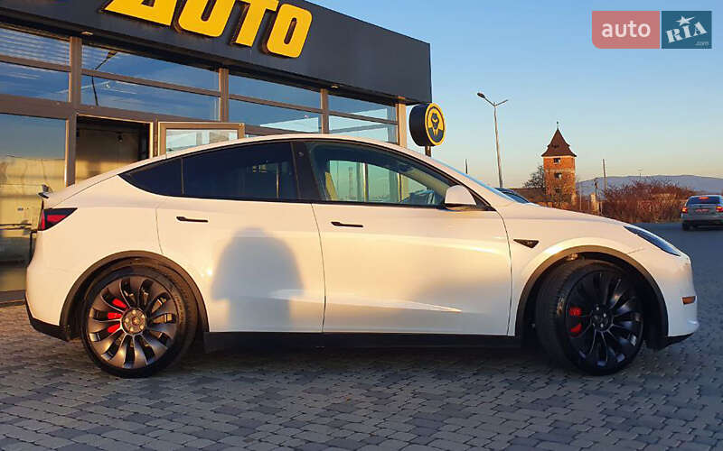 Внедорожник / Кроссовер Tesla Model Y 2021 в Мукачево