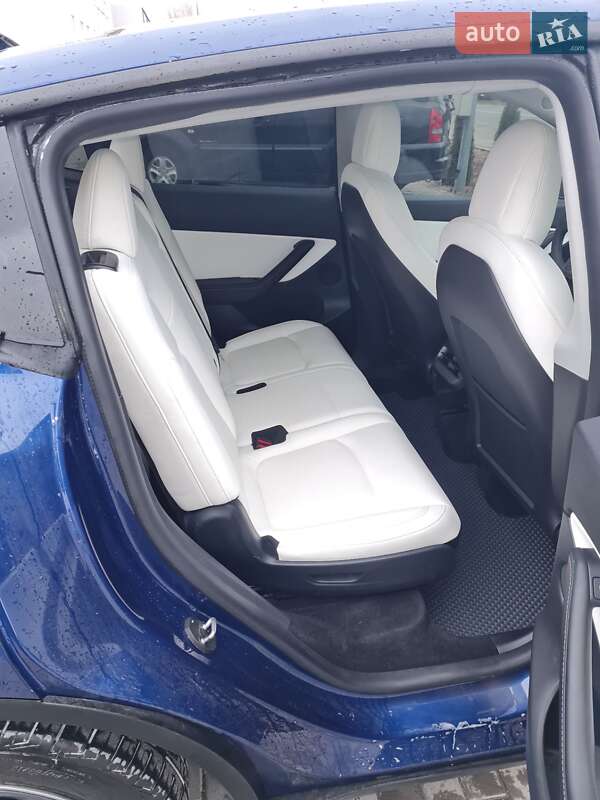 Внедорожник / Кроссовер Tesla Model Y 2021 в Киеве