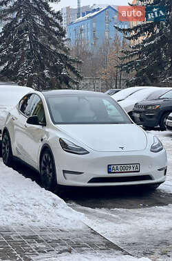 Tesla Model Y 2020