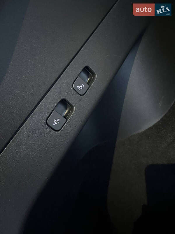 Позашляховик / Кросовер Tesla Model Y 2020 в Косові фото 13 Позашляховик / Кросовер Tesla Model Y 2020 в Косові