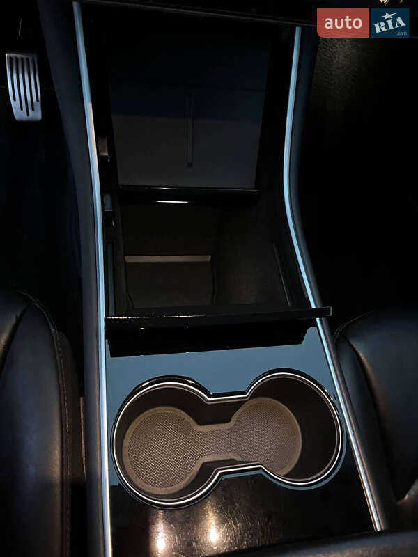 Позашляховик / Кросовер Tesla Model Y 2020 в Косові фото 19 Позашляховик / Кросовер Tesla Model Y 2020 в Косові