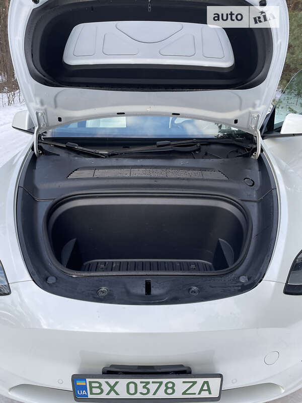 Внедорожник / Кроссовер Tesla Model Y 2021 в Ровно
