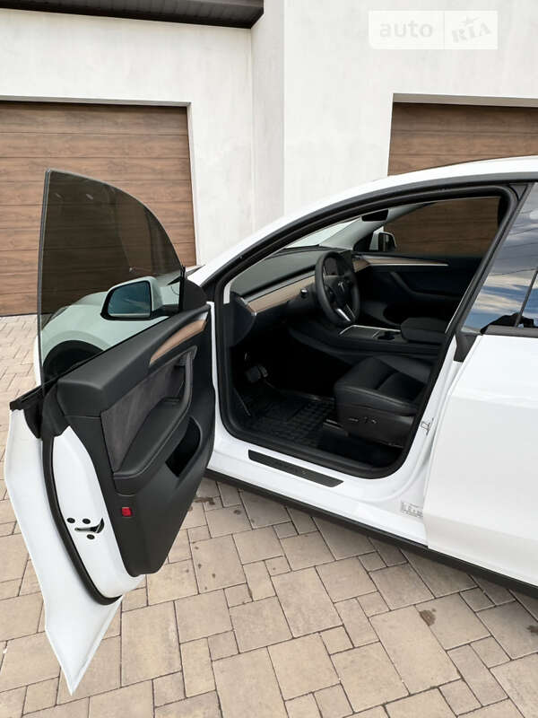 Внедорожник / Кроссовер Tesla Model Y 2023 в Ивано-Франковске фото 26 Внедорожник / Кроссовер Tesla Model Y 2023 в Ивано-Франковске