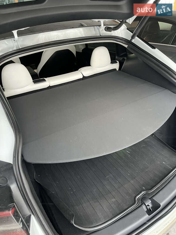 Внедорожник / Кроссовер Tesla Model Y 2022 в Киеве фото 13 Внедорожник / Кроссовер Tesla Model Y 2022 в Киеве