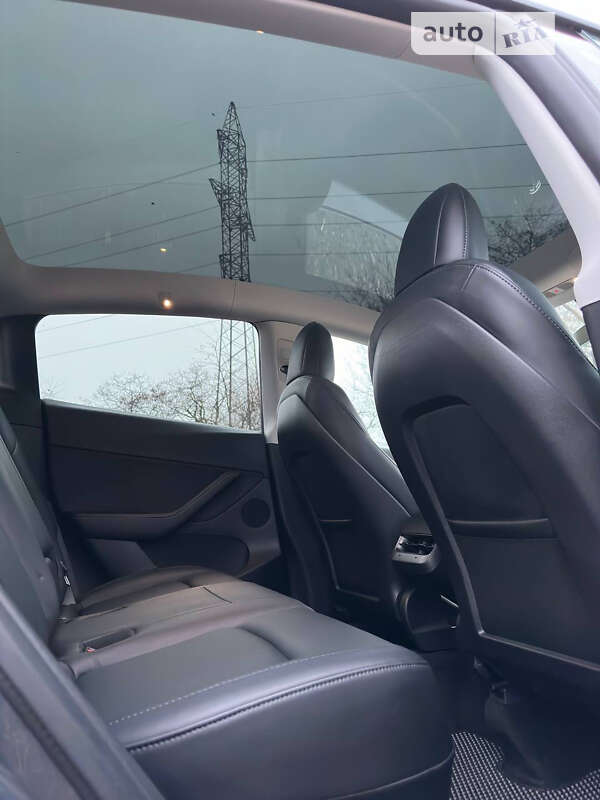 Позашляховик / Кросовер Tesla Model Y 2021 в Дніпрі