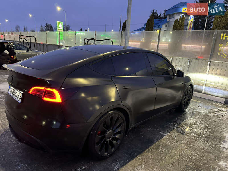 Позашляховик / Кросовер Tesla Model Y 2020 в Тернополі