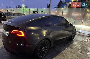 Внедорожник / Кроссовер Tesla Model Y 2020 в 