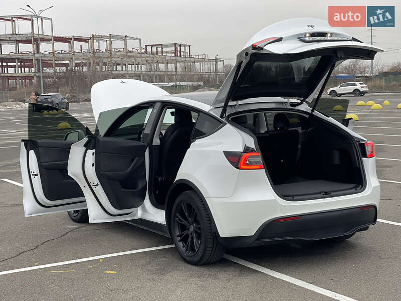 Внедорожник / Кроссовер Tesla Model Y 2020 в Киеве
