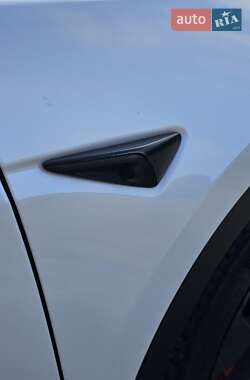 Внедорожник / Кроссовер Tesla Model Y 2022 в 