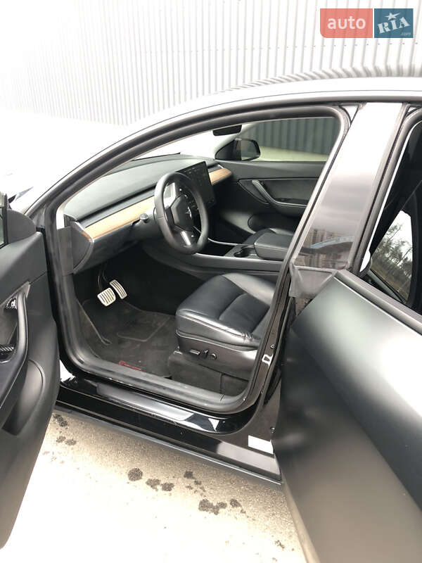 Позашляховик / Кросовер Tesla Model Y 2020 в Харкові