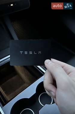 Внедорожник / Кроссовер Tesla Model Y 2023 в Ровно