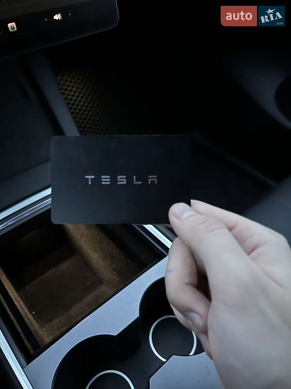 Внедорожник / Кроссовер Tesla Model Y 2023 в Ровно