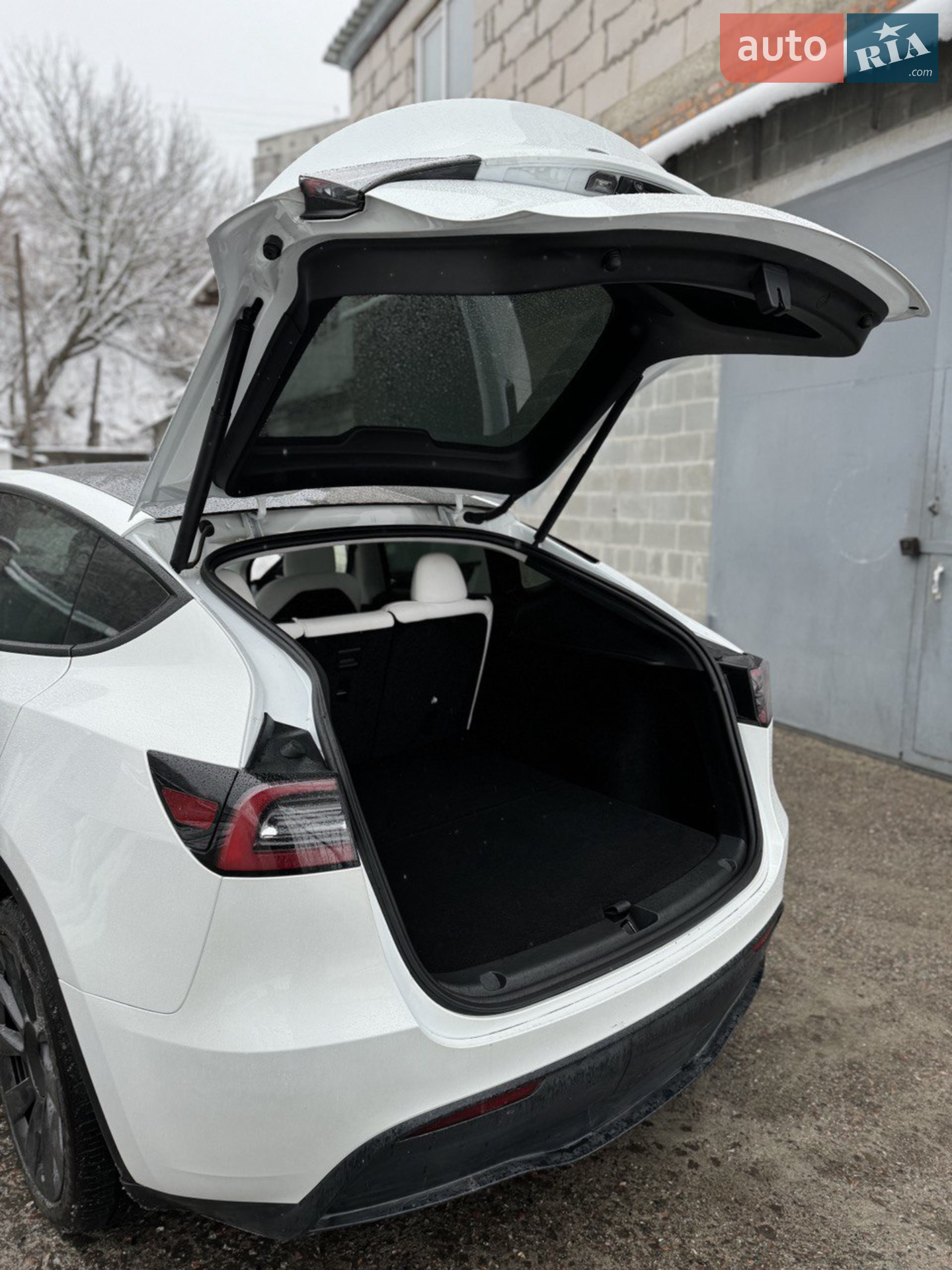 2022 Tesla Model Y - мініатюра 3