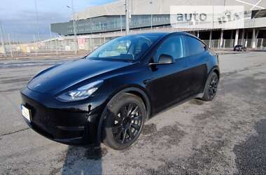 Внедорожник / Кроссовер Tesla Model Y 2020 в Киеве