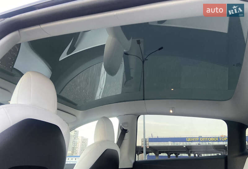 Позашляховик / Кросовер Tesla Model Y 2021 в Новомосковську