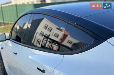 Внедорожник / Кроссовер Tesla Model Y 2021 в Виннице