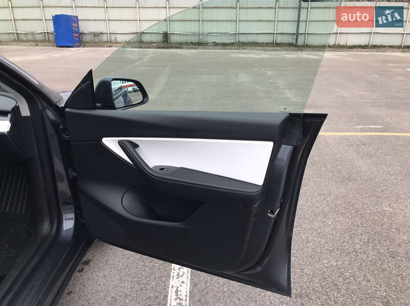 Внедорожник / Кроссовер Tesla Model Y 2020 в Львове