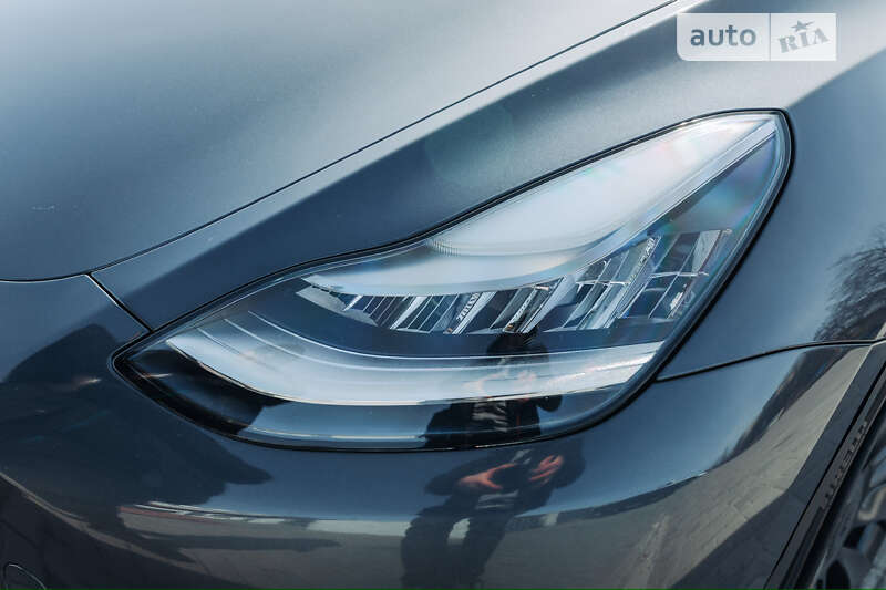 Внедорожник / Кроссовер Tesla Model Y 2020 в Днепре