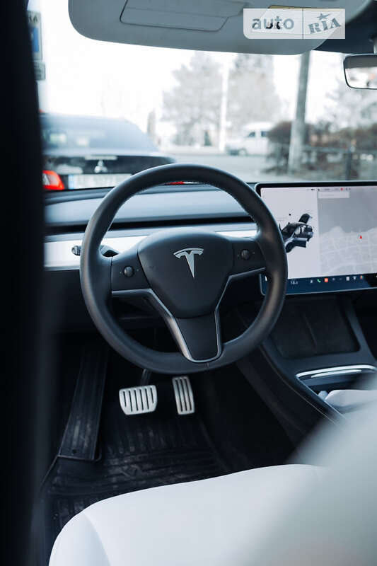 Внедорожник / Кроссовер Tesla Model Y 2020 в Днепре