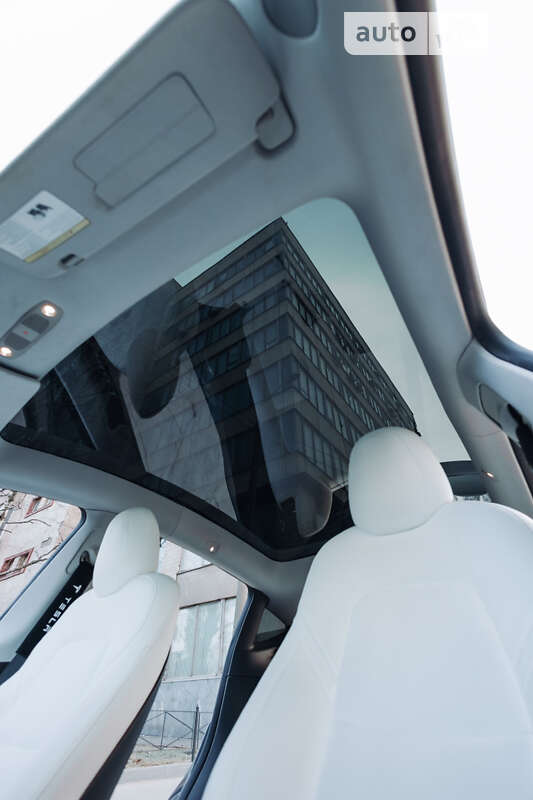 Внедорожник / Кроссовер Tesla Model Y 2020 в Днепре