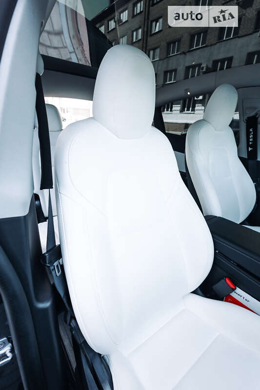 Внедорожник / Кроссовер Tesla Model Y 2020 в Днепре