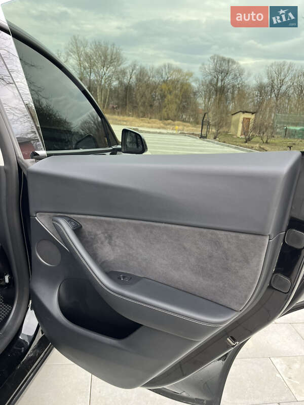 Внедорожник / Кроссовер Tesla Model Y 2022 в Самборе