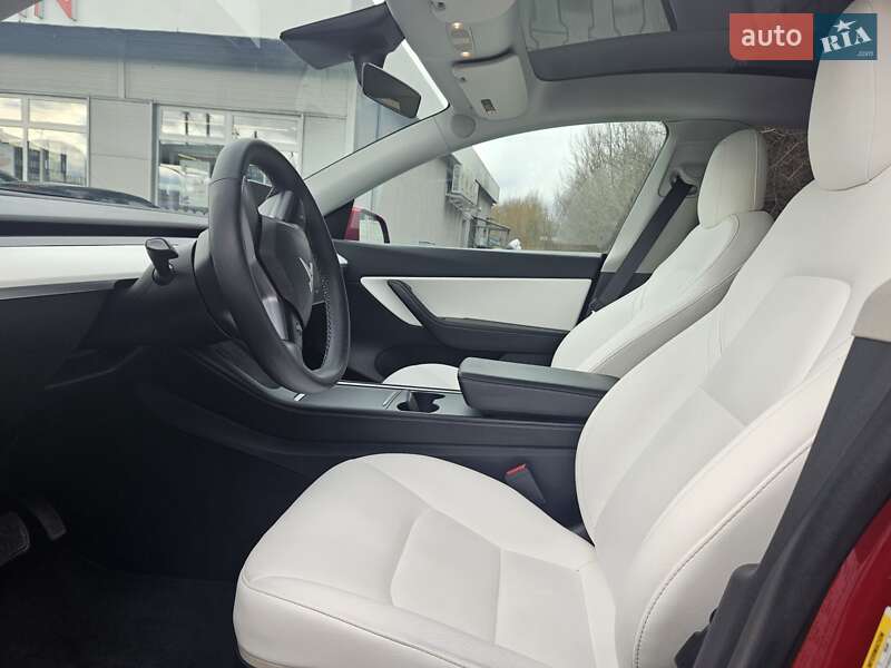 Внедорожник / Кроссовер Tesla Model Y 2021 в Львове