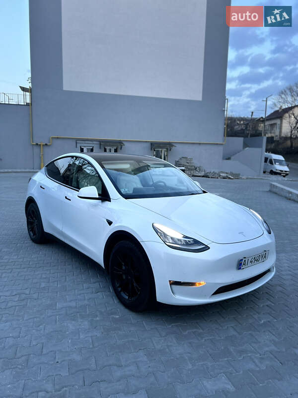 Tesla Model Y 2022