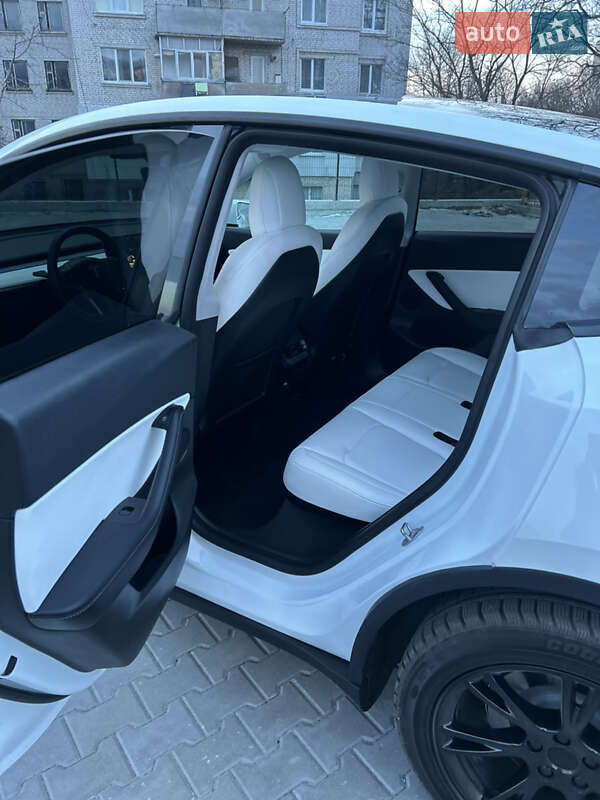 Внедорожник / Кроссовер Tesla Model Y 2022 в Киеве
