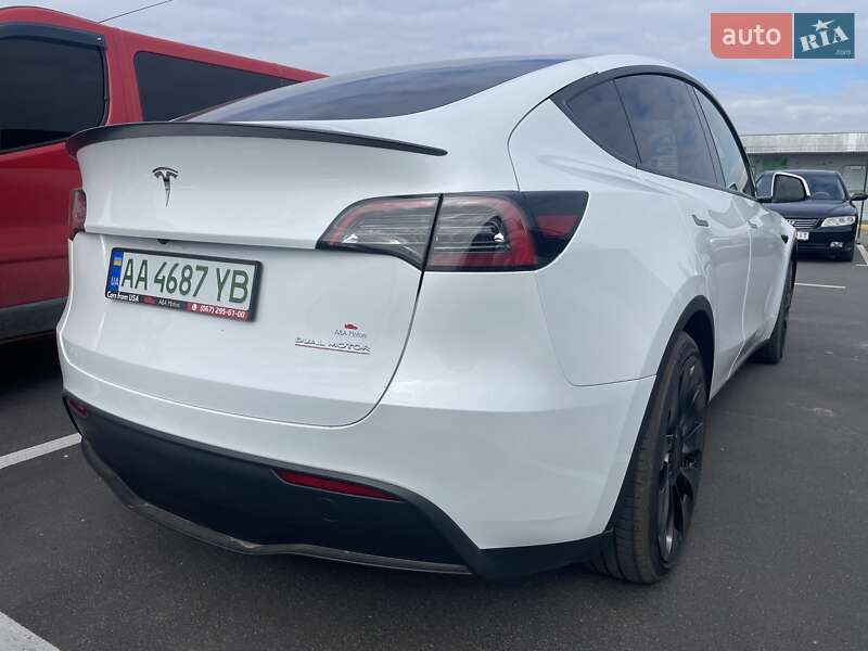 Внедорожник / Кроссовер Tesla Model Y 2023 в Киеве