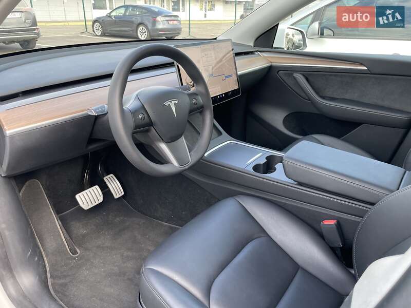 Внедорожник / Кроссовер Tesla Model Y 2023 в Киеве