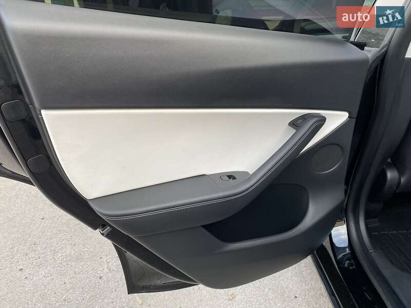 Внедорожник / Кроссовер Tesla Model Y 2022 в Полтаве