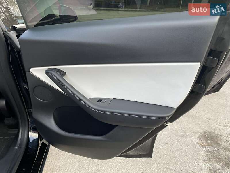 Внедорожник / Кроссовер Tesla Model Y 2022 в Полтаве