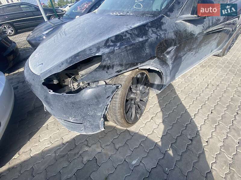 Внедорожник / Кроссовер Tesla Model Y 2022 в Полтаве