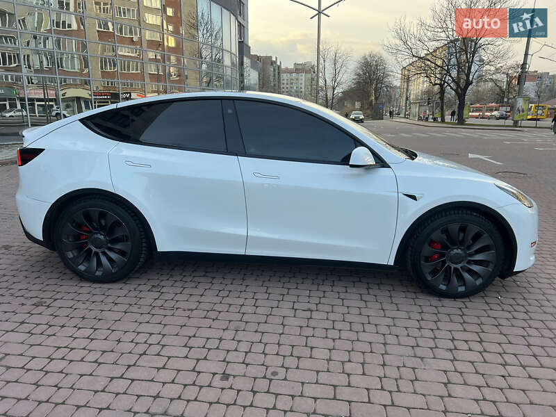 Внедорожник / Кроссовер Tesla Model Y 2022 в Ивано-Франковске