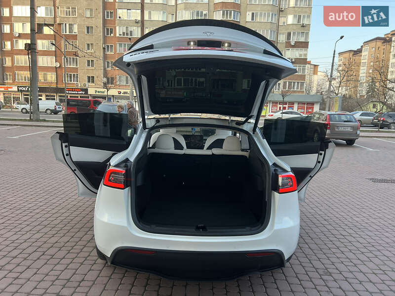 Внедорожник / Кроссовер Tesla Model Y 2022 в Ивано-Франковске
