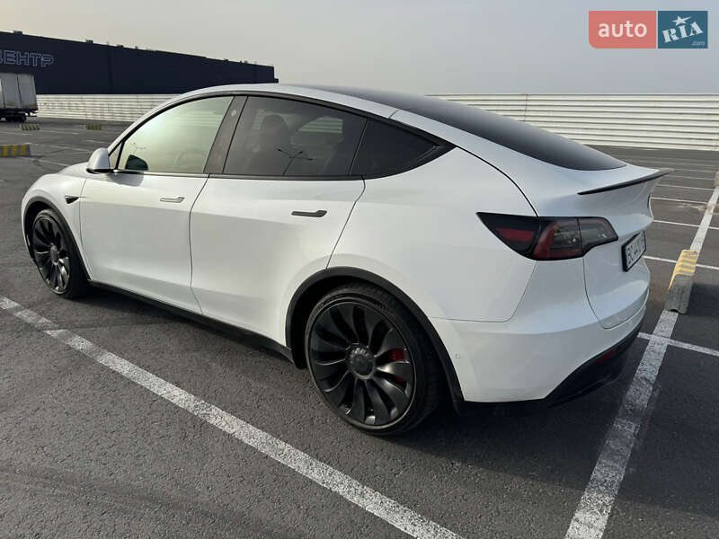Позашляховик / Кросовер Tesla Model Y 2022 в Львові