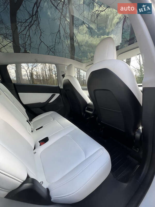 Внедорожник / Кроссовер Tesla Model Y 2020 в Львове