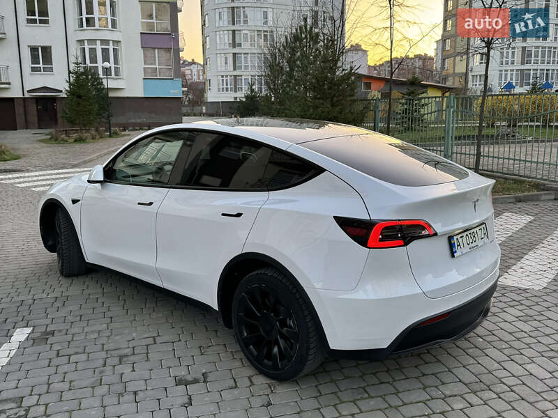 Внедорожник / Кроссовер Tesla Model Y 2022 в Ивано-Франковске
