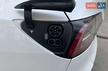 Позашляховик / Кросовер Tesla Model Y 2022 в Львові