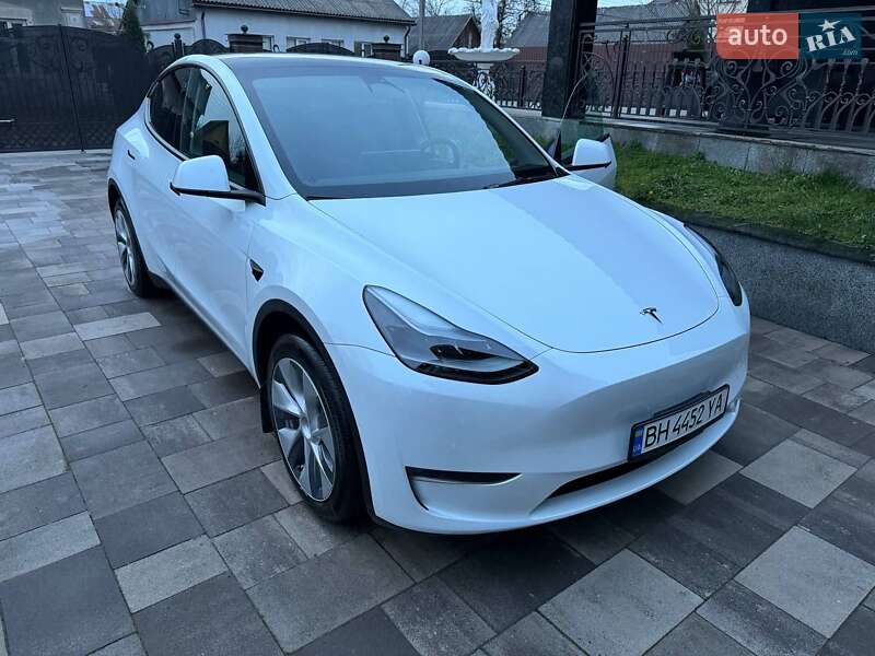 Tesla Model Y 2022