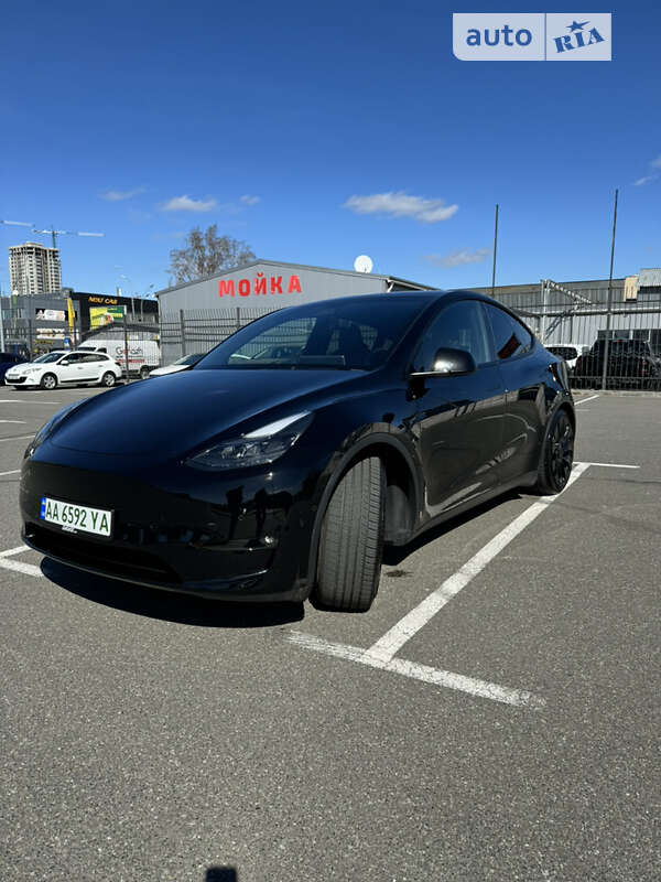 Внедорожник / Кроссовер Tesla Model Y 2022 в Киеве