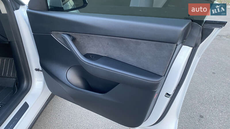 Внедорожник / Кроссовер Tesla Model Y 2022 в Одессе
