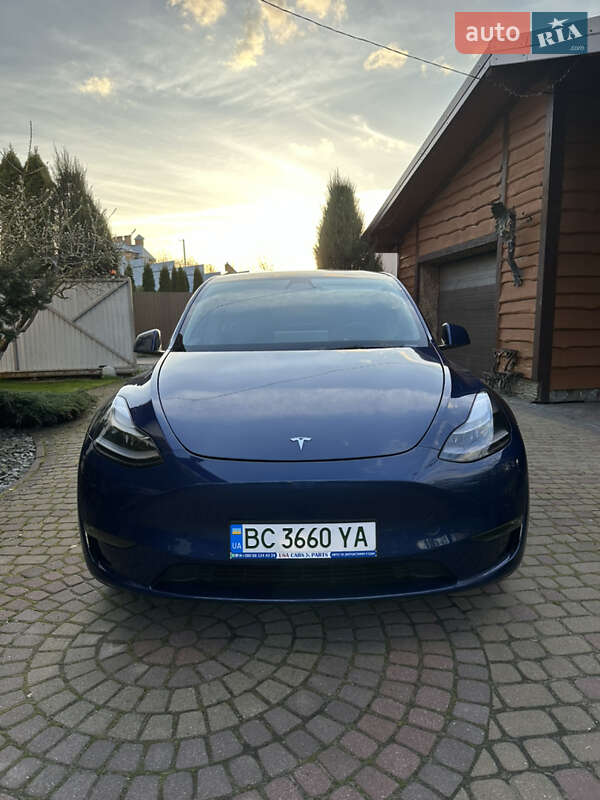 Tesla Model Y 2021
