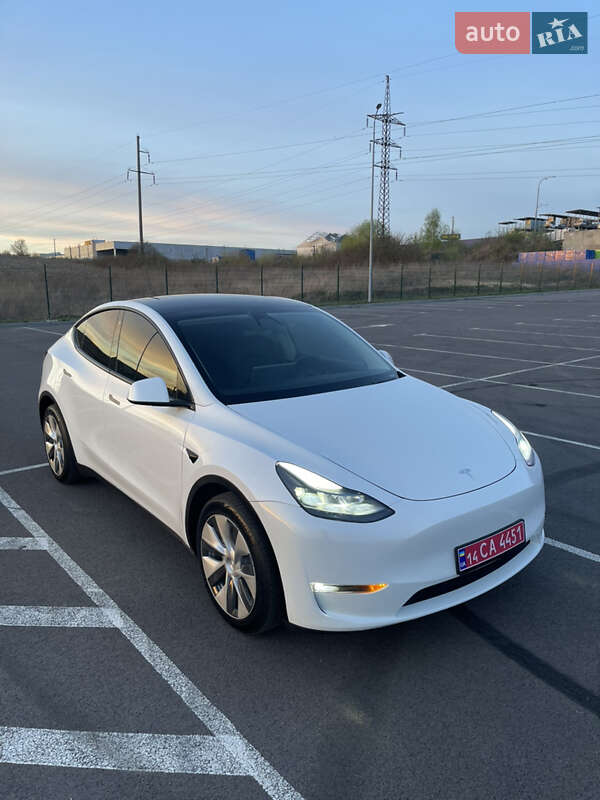 Внедорожник / Кроссовер Tesla Model Y 2021 в Ровно