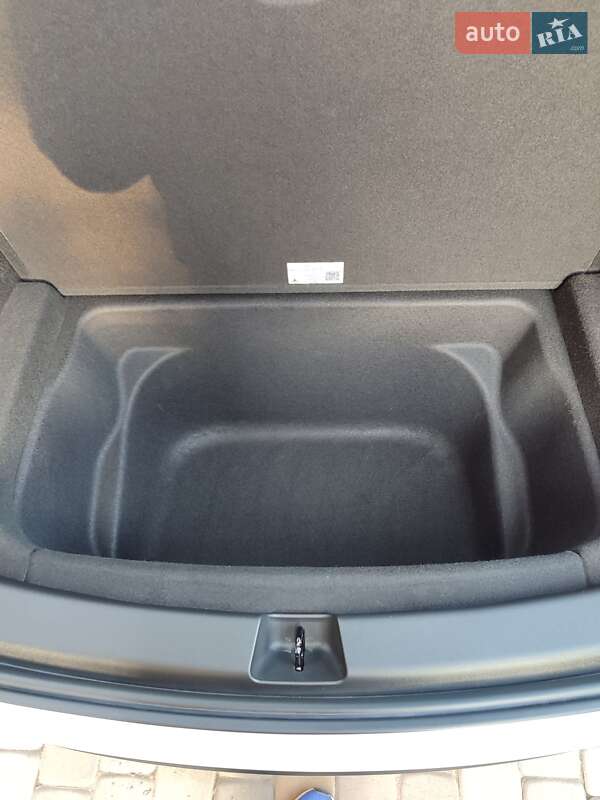 Внедорожник / Кроссовер Tesla Model Y 2022 в Запорожье