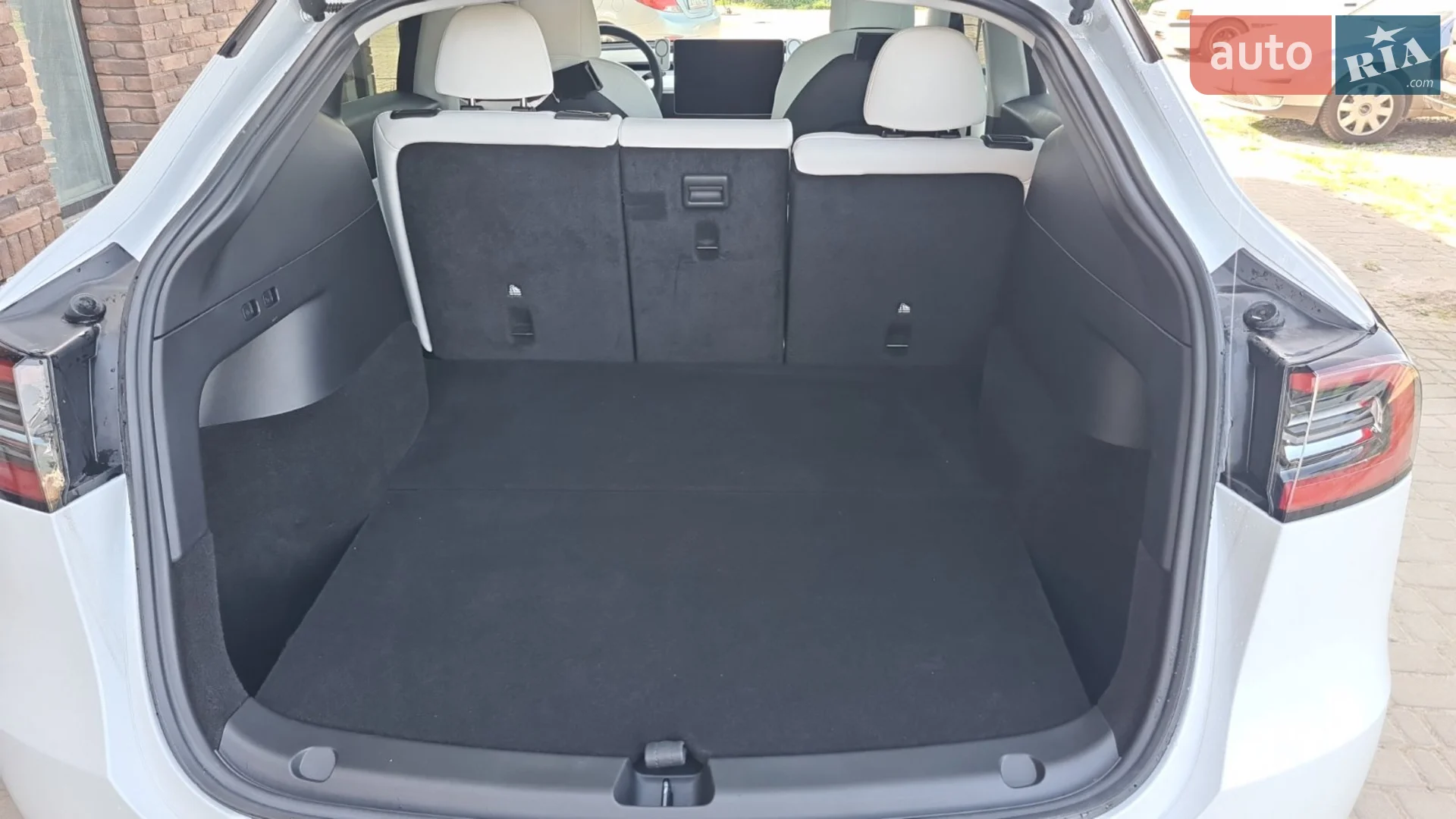 2022 Tesla Model Y - мініатюра 10