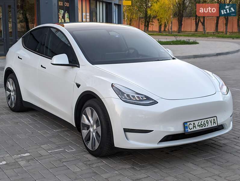 Tesla Model Y 2020