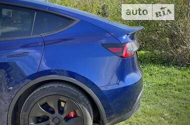 Позашляховик / Кросовер Tesla Model Y 2023 в Івано-Франківську